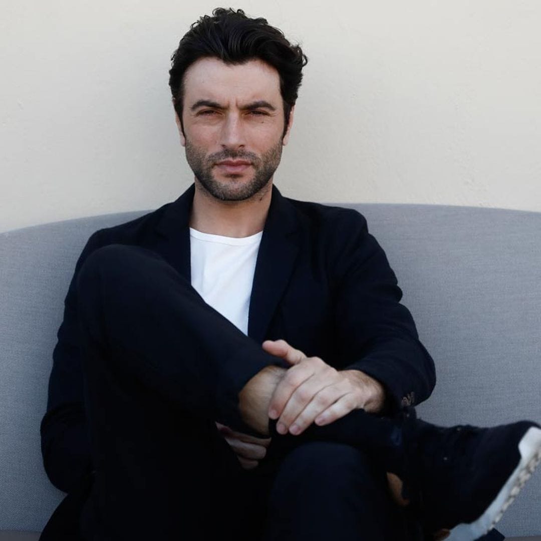 Su pasado como sanitario, un reencuentro televisivo, su romance con Blanca Suárez... así es Javier Rey