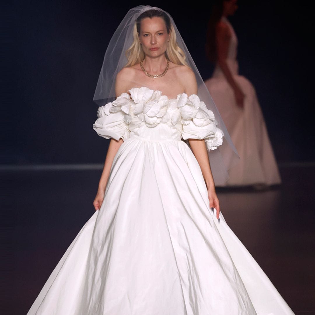 Yolancris presenta una colección de encajes florales ideal para las novias más modernas
