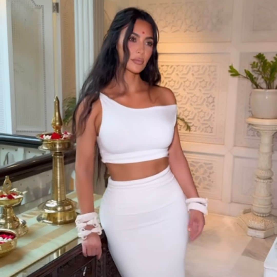 Kim y Khloé Kardashian impactan con sus looks de invitadas de lujo en la boda de Mumbai