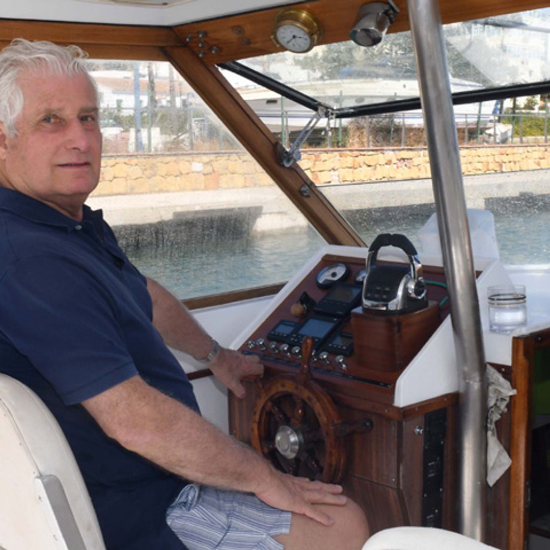 Subimos con el Duque de Alba a su barco, el 'Ayax III'