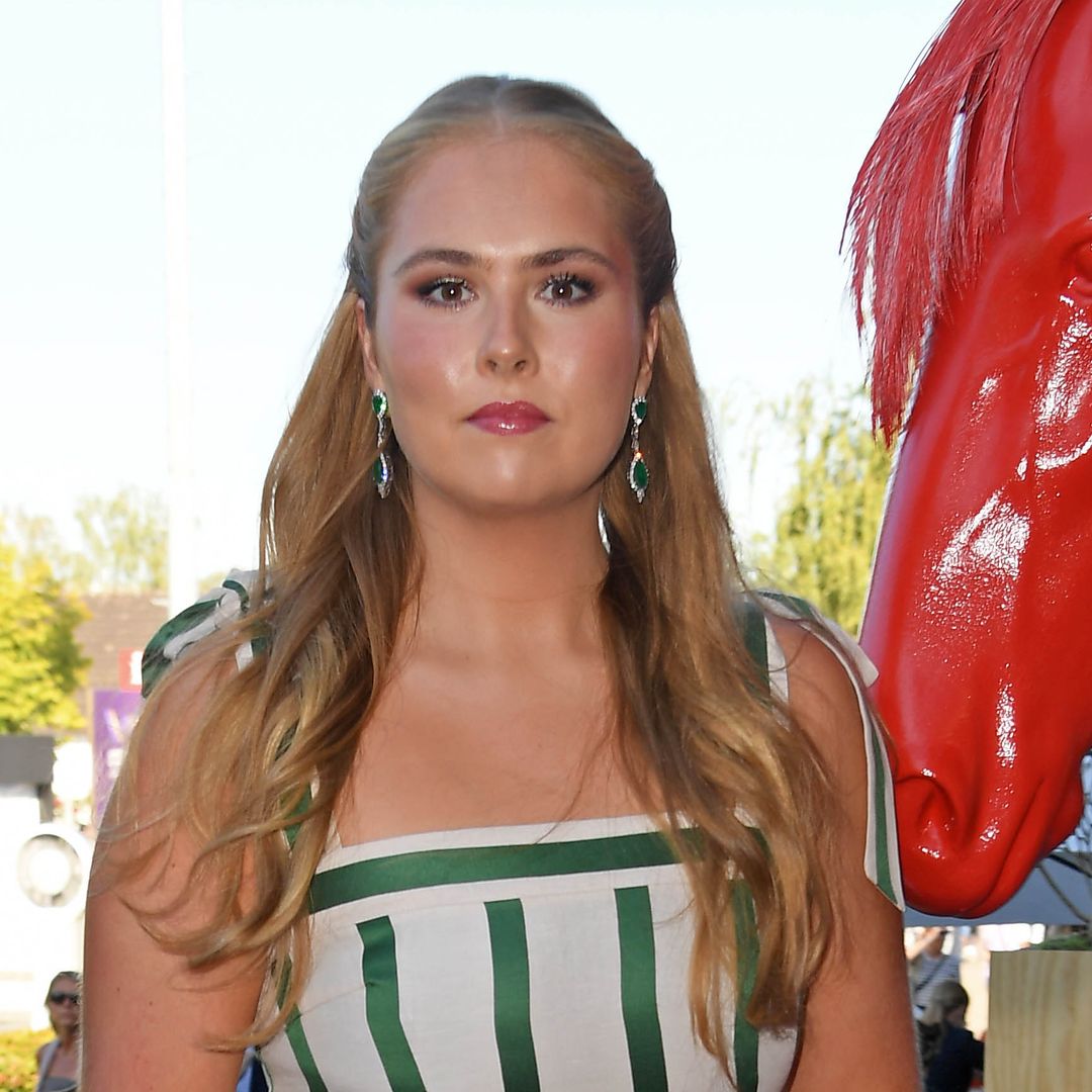 Amalia de Holanda impacta al mostrar por primera vez la gran cicatriz que le dejó su accidente a caballo