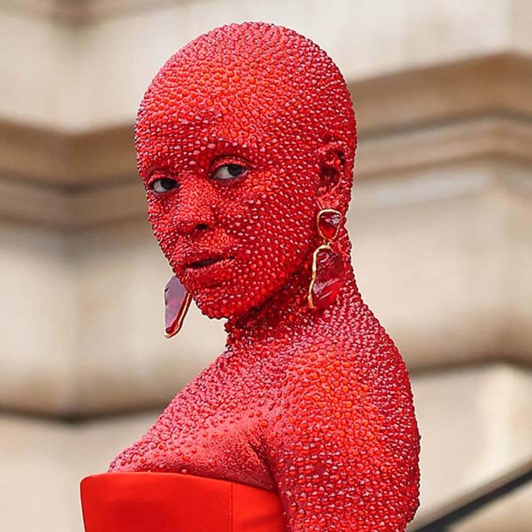 Las claves tras el look más rompedor de Doja Cat: cinco horas de maquillaje y 30.000 cristales incrustados