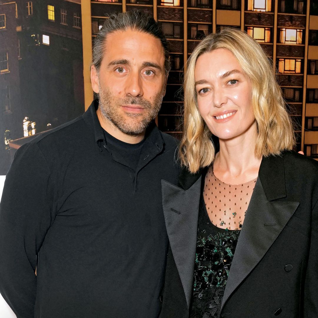 Marta Ortega demuestra en Londres que es la embajadora perfecta de John Galliano para Zara con la forma más moderna de llevar esmoquin