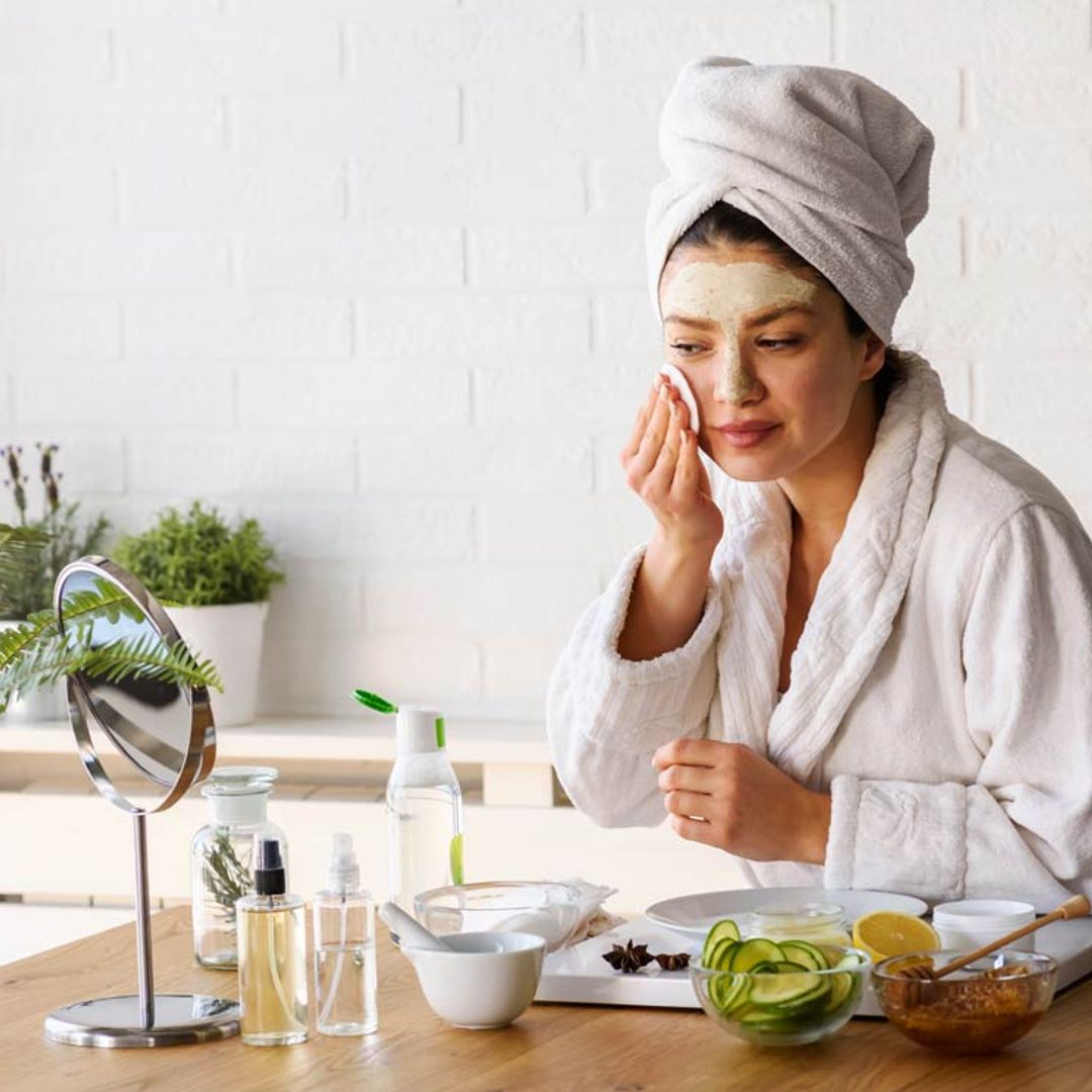 No podrás dejar de ponerte estas mascarillas con harina que protegen y rejuvenecen tu piel