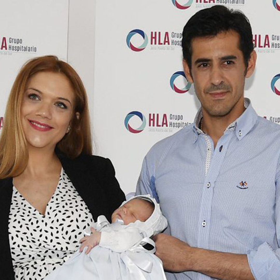 Beatriz Trapote y Víctor Janeiro presentan a su segundo hijo: 'Estoy fantástica y Oliver es muy bueno'