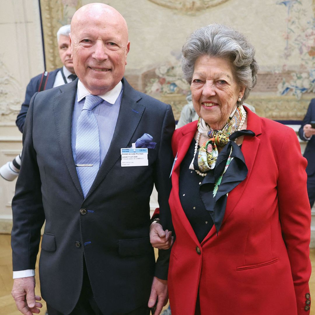 Chantal de Francia, prima de don Juan Carlos, y su marido, el barón François-Xavier de Sambucy, también asistieron al homenaje del rey en París