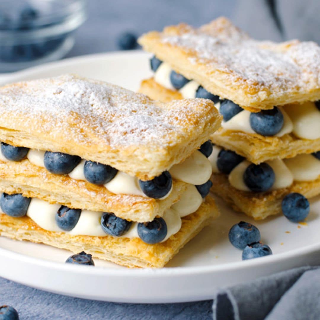 Milhojas de nata y arándanos