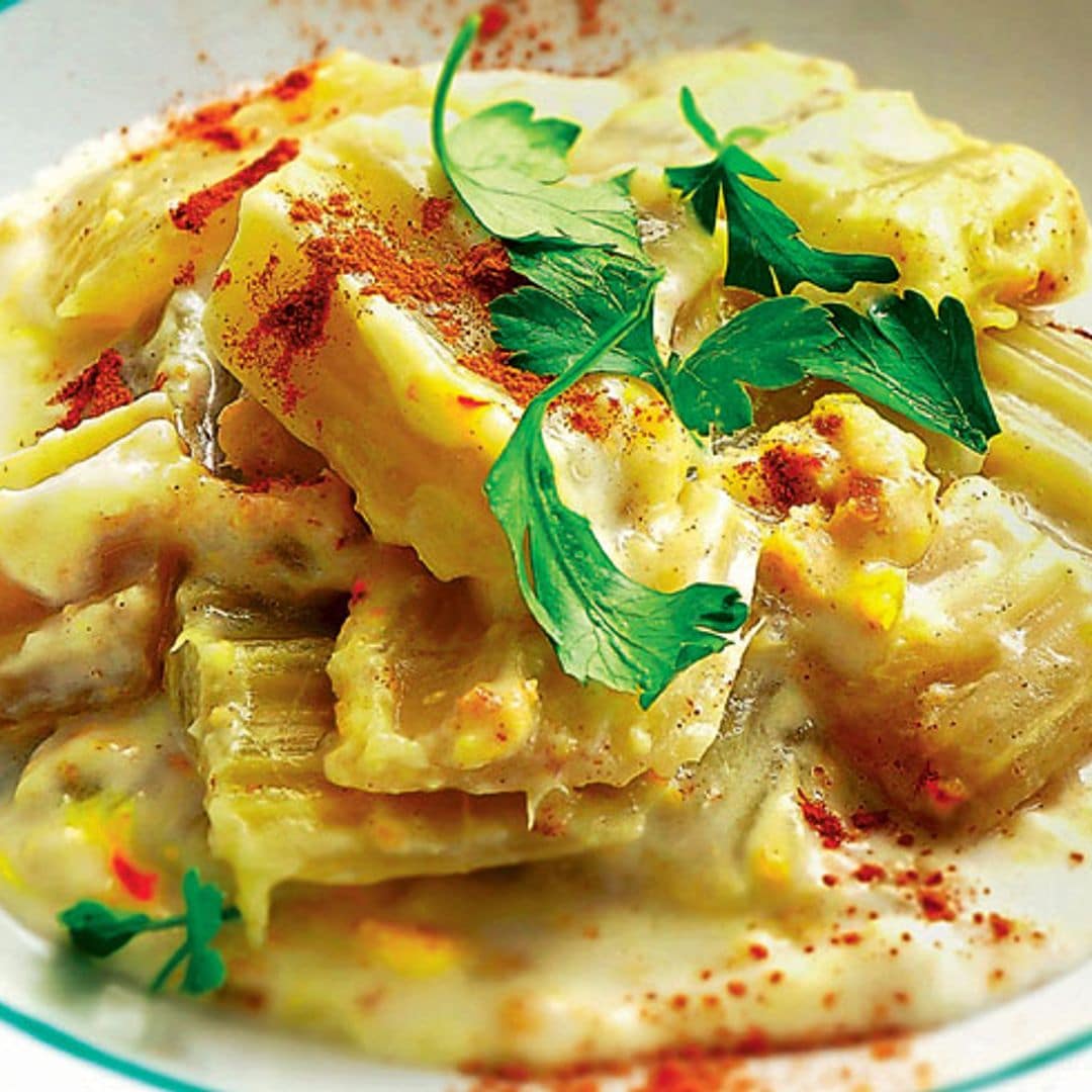 Cardos en conserva con salsa de leche y azafrán