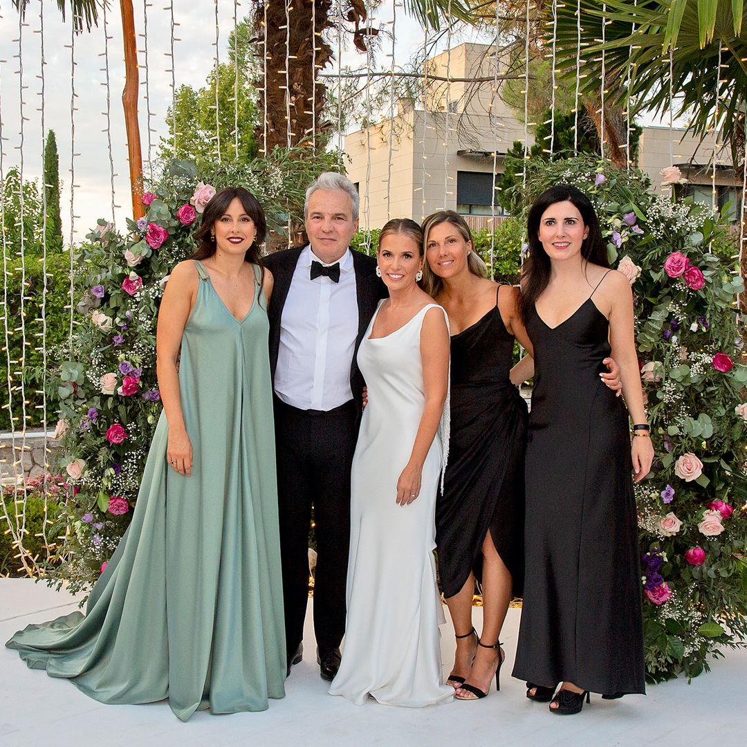 HOLA 4174 DAVID SUMMERS Y CHRISTINE CON AMIGAS DE ELLA