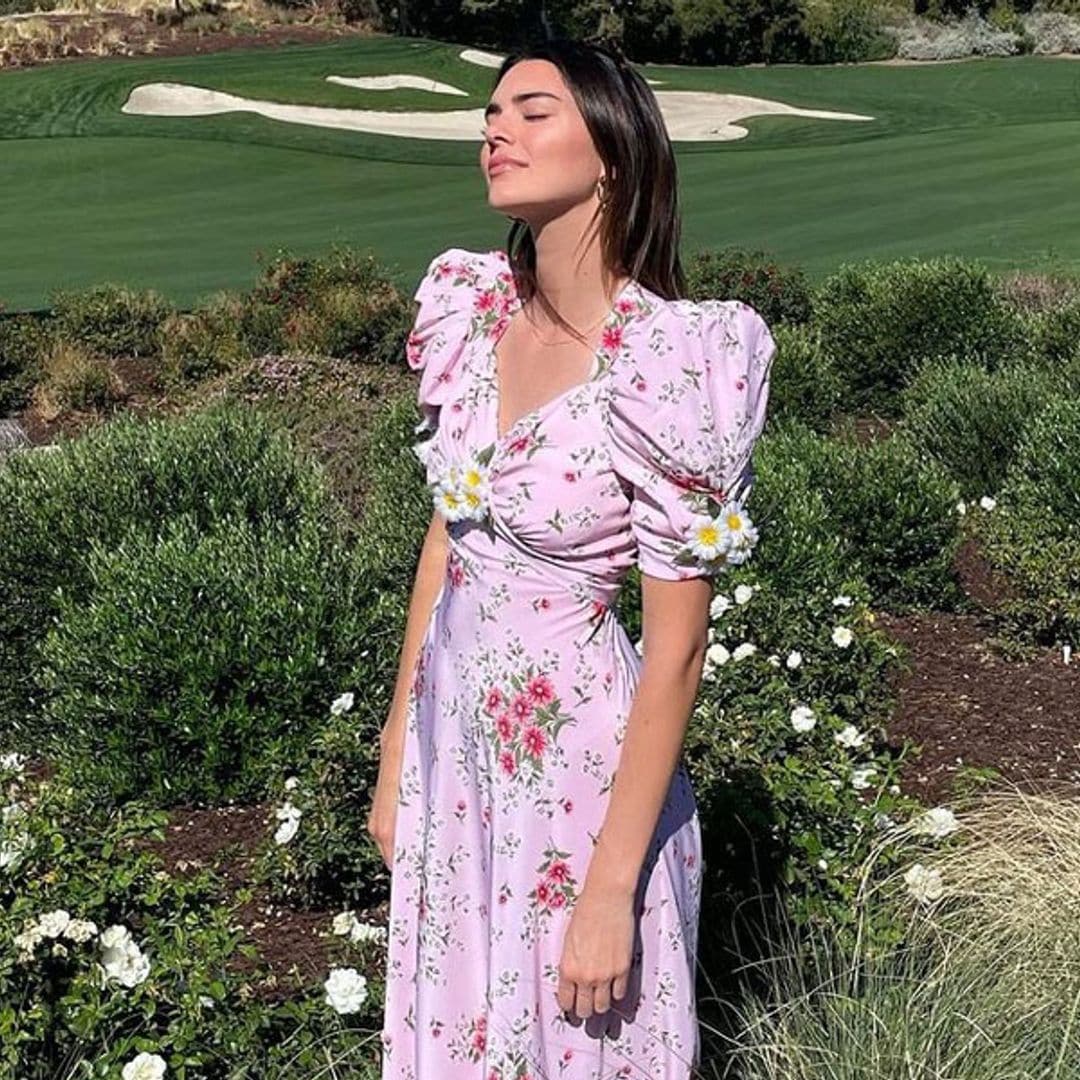 El vestido 'Bridgerton' de Kendall Jenner y su conexión de estilo con Selena Gomez