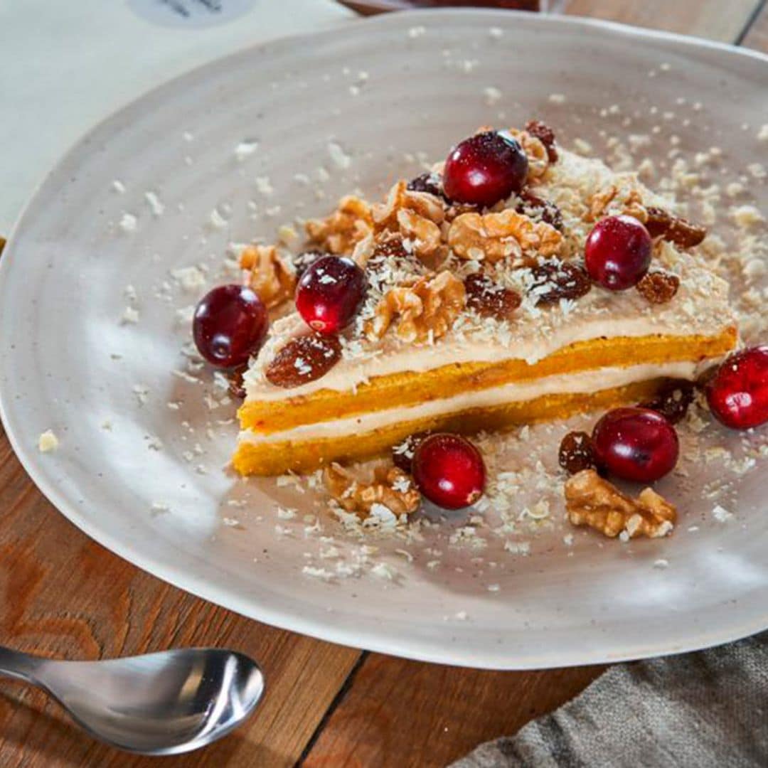Tarta vegana de zanahoria con azafrán