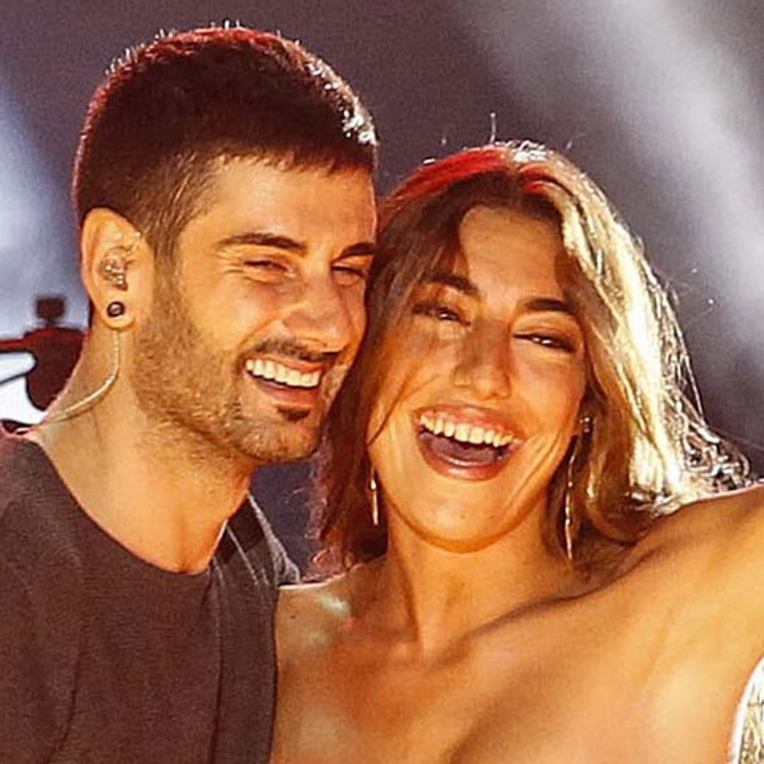 Melendi sube al escenario a la hija de Raquel Revuelta para cantar juntos
