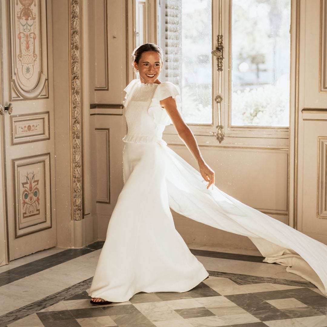  Pilar y su vestido de novia con chaleco desmontable para su boda en El Puerto de Santa María