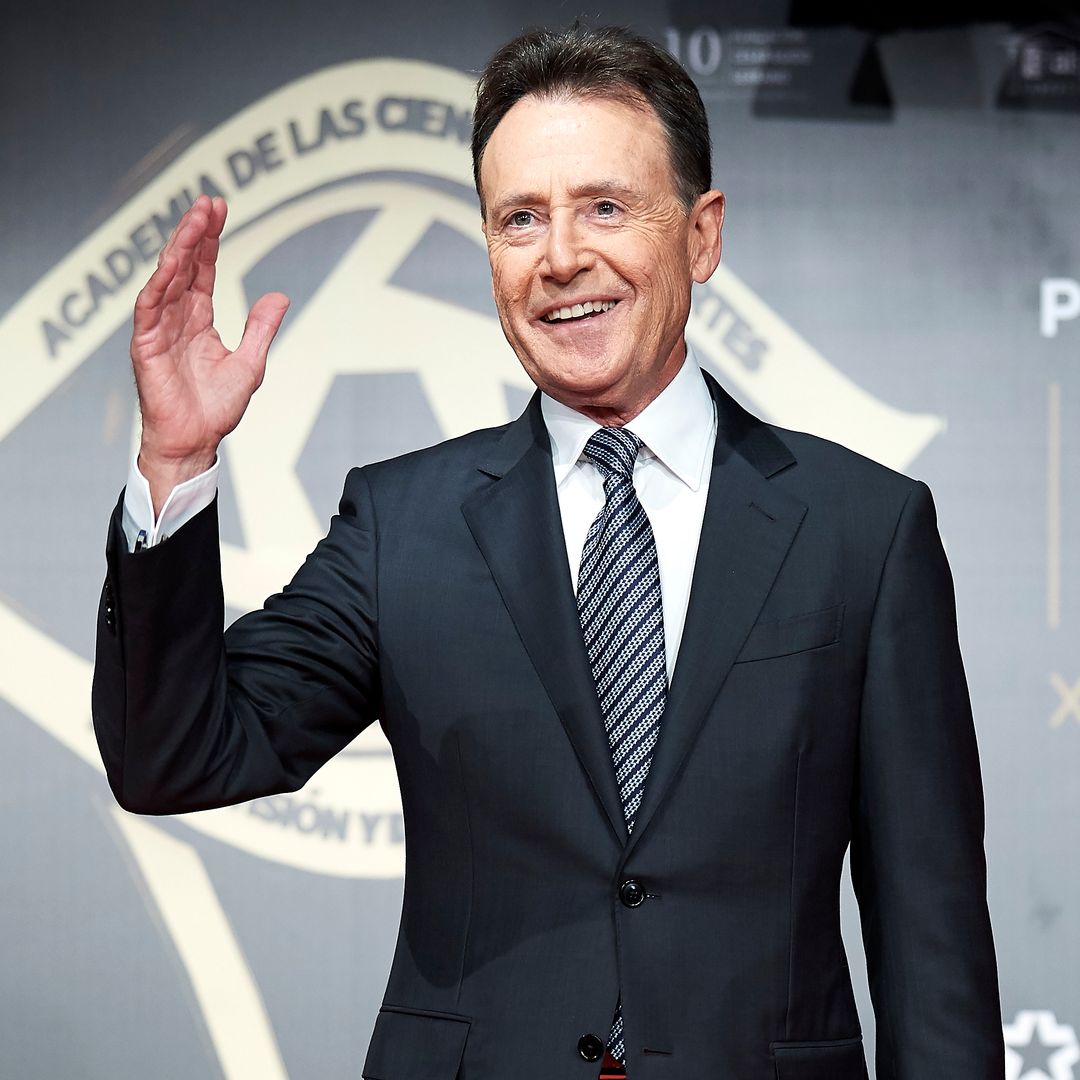 Matías Prats, historia viva de la televisión y feliz abuelo, celebra sus 50 años frente a la cámara