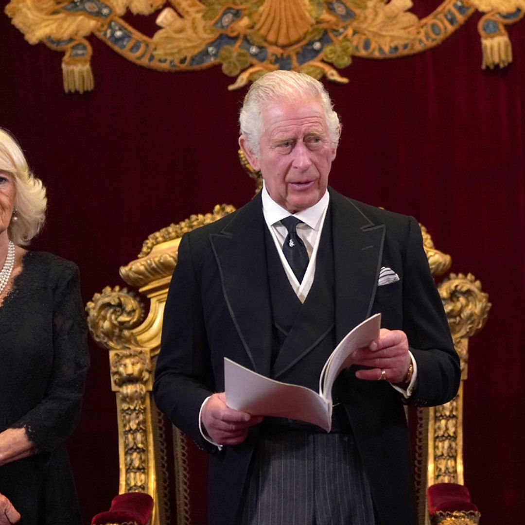 La silla medieval que Carlos III usará en su coronación ya está siendo restaurada
