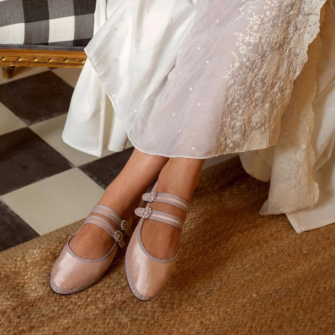 La reina que rompió el protocolo casándose en zapato plano: la primera novia de la historia sin tacón