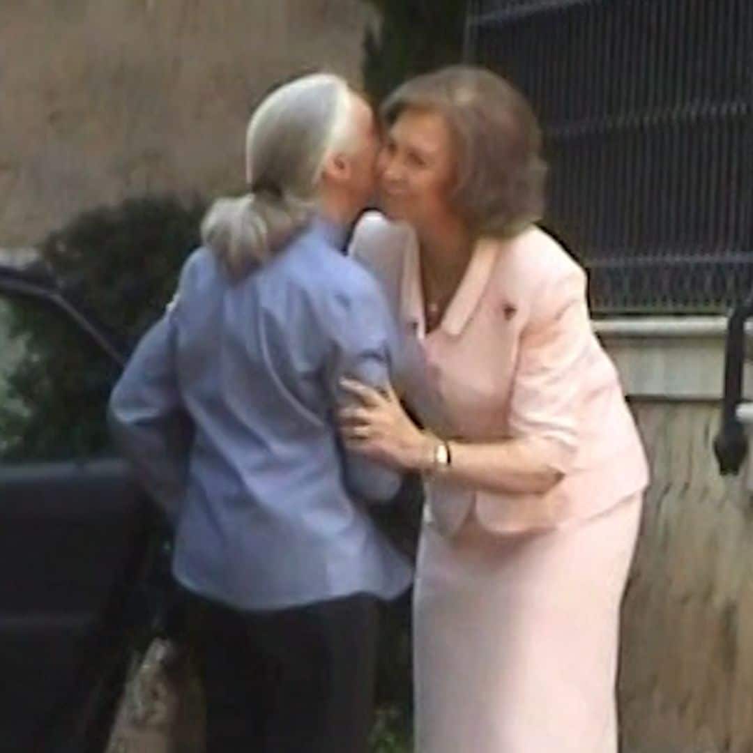 Así fue el cariñoso encuentro de Jane Goodall y la reina Sofía en Marivent hace 17 años