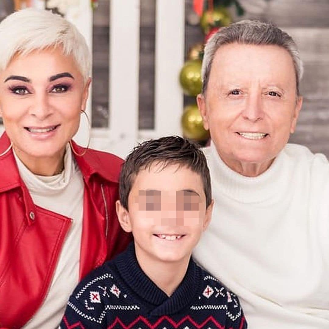 Ana María Aldón y José Ortega Cano felicitan la Navidad con su posado más familiar