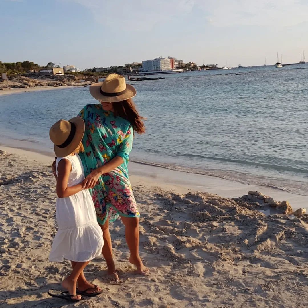 Nuria Fergó abre su álbum más personal para felicitar a su hija Martina, de 14 años: "Mi compañera de vida"