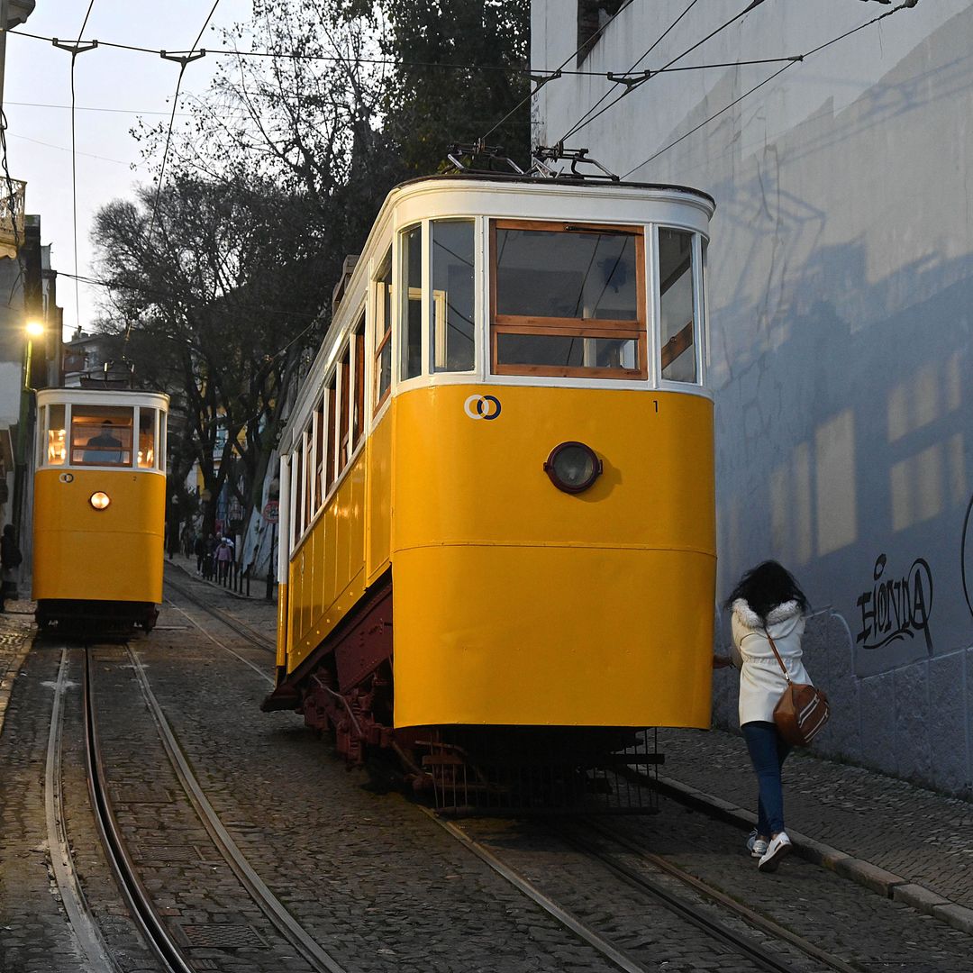Tragedia en Lisboa: al menos 15 muertos tras el descarrilamiento de un histórico funicular