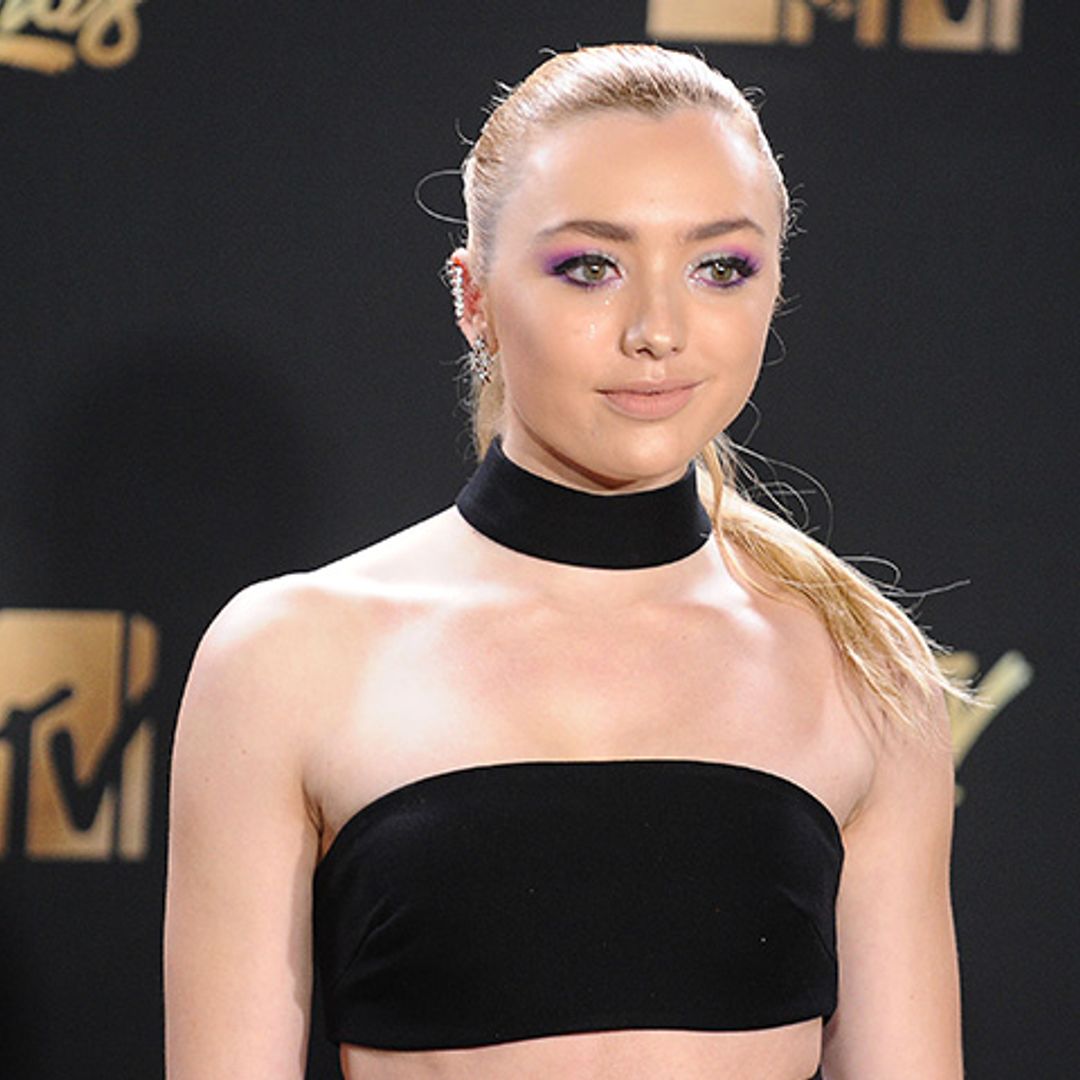 Así son las últimas tendencias en sombras de ojos, y Peyton List lo sabe