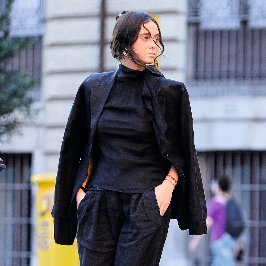 Vic y la joven Urdangarin se llevan cinco años y son las primas más unidas, aunque muy diferentes. A la hija de doña Elena y don Jaime le gusta la cámara y es una apasionada de la moda… Irene huye del foco y mantiene su vida privada bajo llave