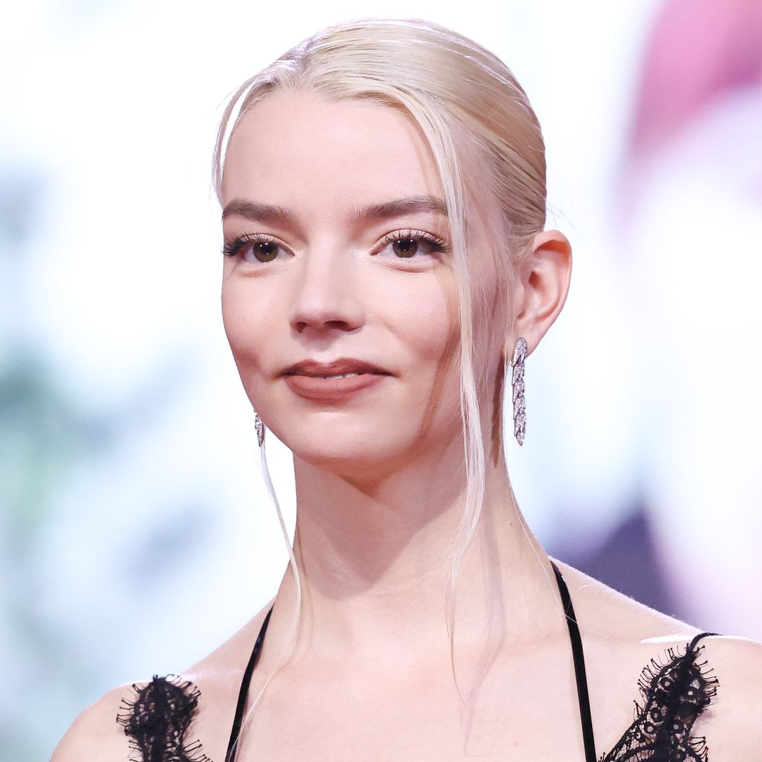 Anya Taylor-Joy se suma a la ola del minimalismo noventero