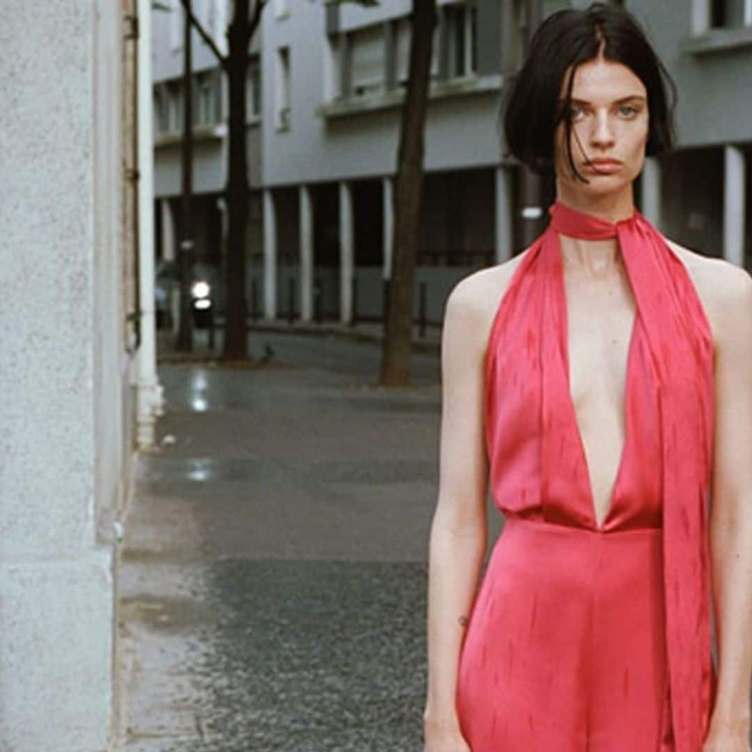 Nueve monos de invitada fichados en Zara que son tan elegantes como un vestido o un traje
