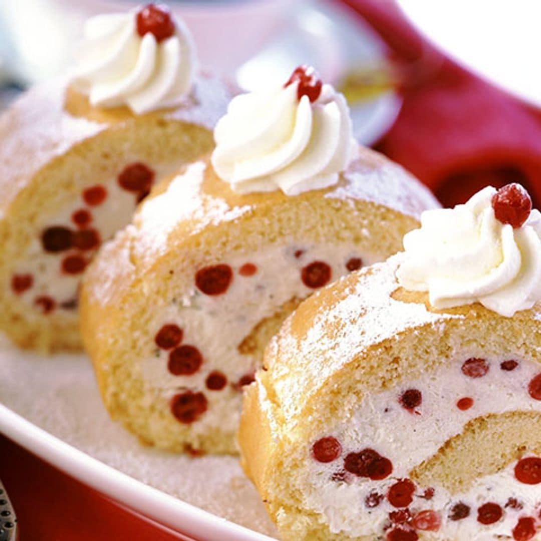 Brazo gitano relleno de mousse de grosellas