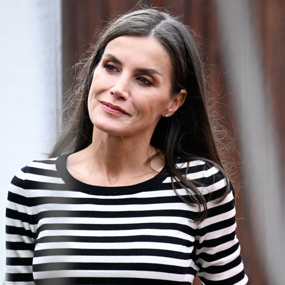 De la reina Letizia y sus hijas a Meghan Markle: Así llevan las 'royals' el jersey marinero en entretiempo
