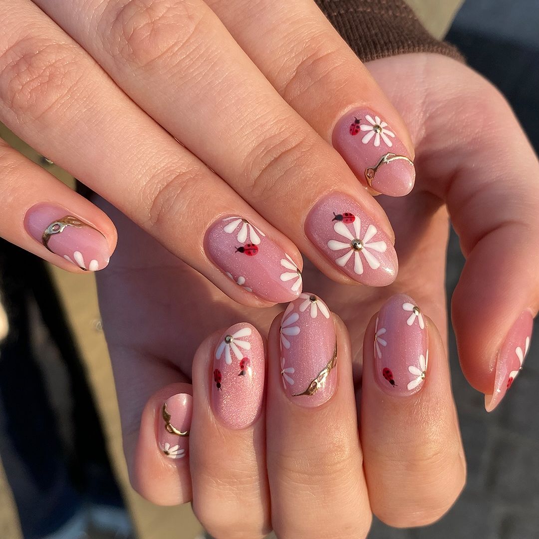 'Ladybug nails': la manicura divertida que tienes que probar antes de que termine el verano