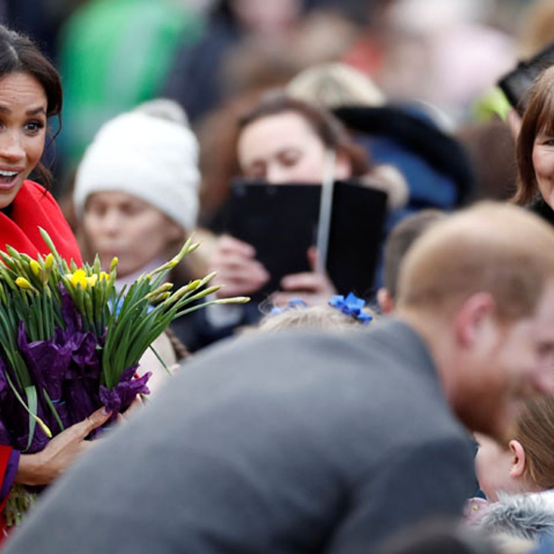 ¡Ahora lo descubrimos! Harry se 'coló' en la 'baby shower' de Meghan y lo hizo… subido a una tarta