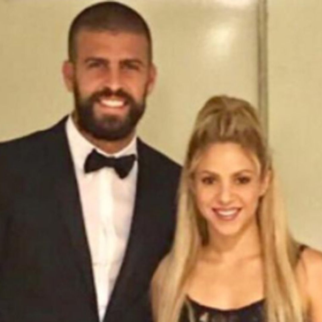 El baile del 'Waka Waka', en pleno vuelo, de una azafata a Shakira