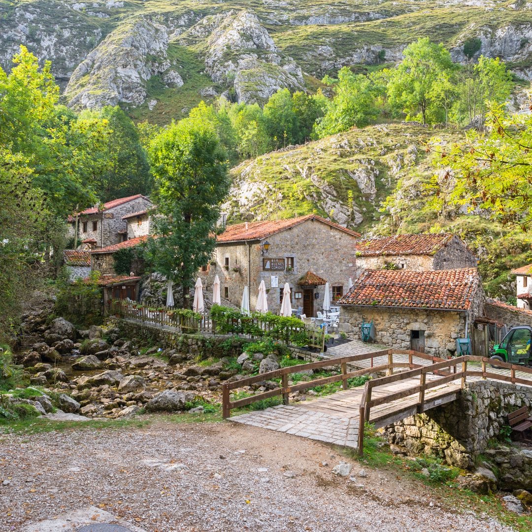 Bulnes, uno de los pueblos más bonitos de Asturias situado en los Picos de Europa