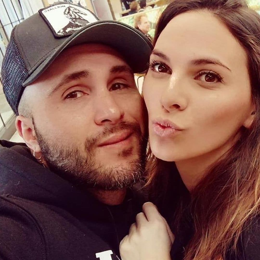 Kiko Rivera vuelve a su infancia recreando con Irene Rosales su inolvidable 'Mi pequeño del alma'