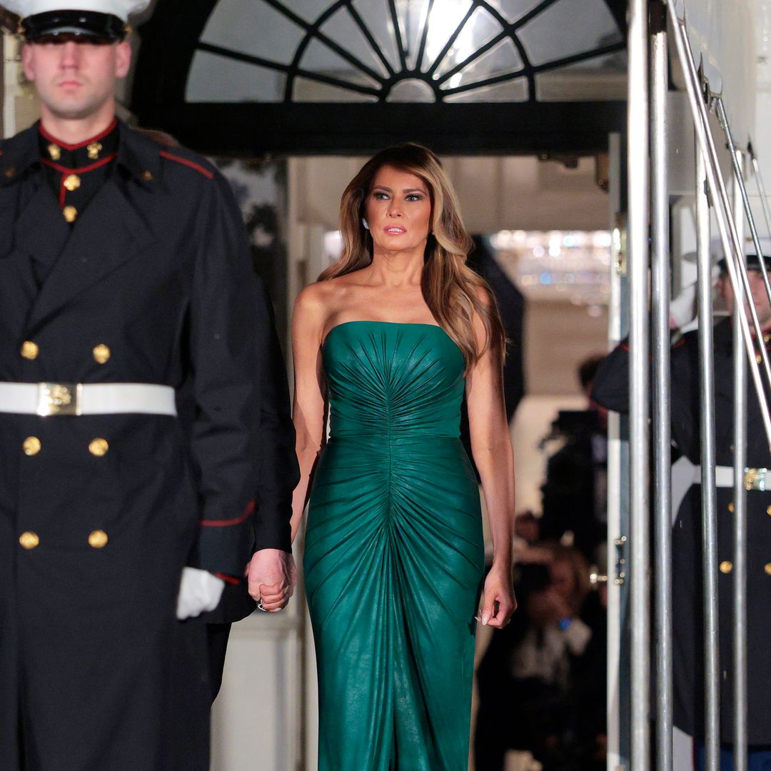 Joyas 'de ángel' y vestido efecto tipazo: Melania apuesta por el menos es más para deslumbrar en su cena con Georgina Rodríguez