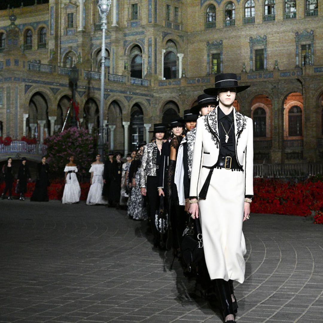 Entre millones de flores y flamenco, Dior presenta en Sevilla su colección Crucero 2023