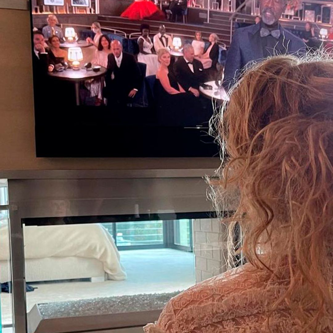 Del 'glamour' de Hollywood al pijama y el sofá: así han vivido las 'celebrities' los Oscar desde casa