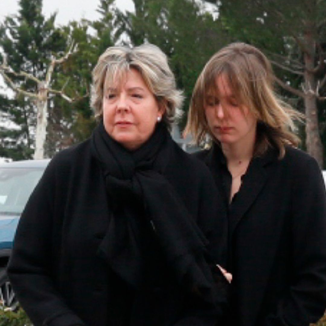 Simoneta y sus tres hermanos, arropados por familiares y amigos en la capilla ardiente de Fernando Gómez-Acebo