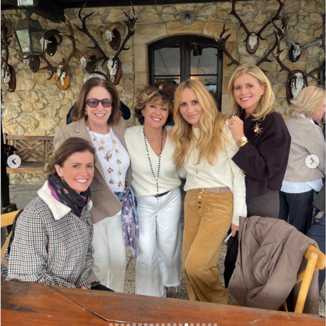 Marta Sánchez, Nuria March y sus amigas en Oviedo, Asturias