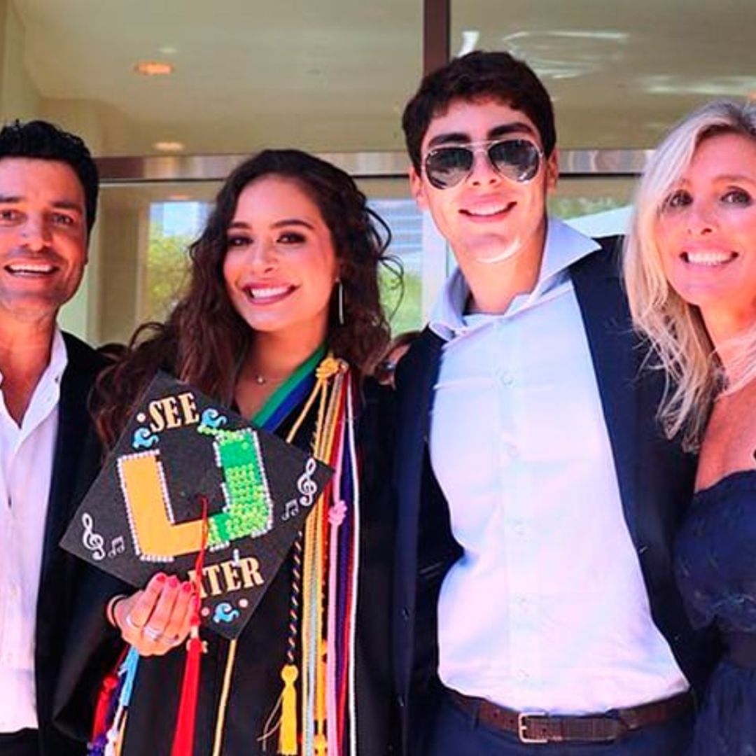 Como pocas veces, Chayanne se deja ver con su esposa e hijos por una gran celebración