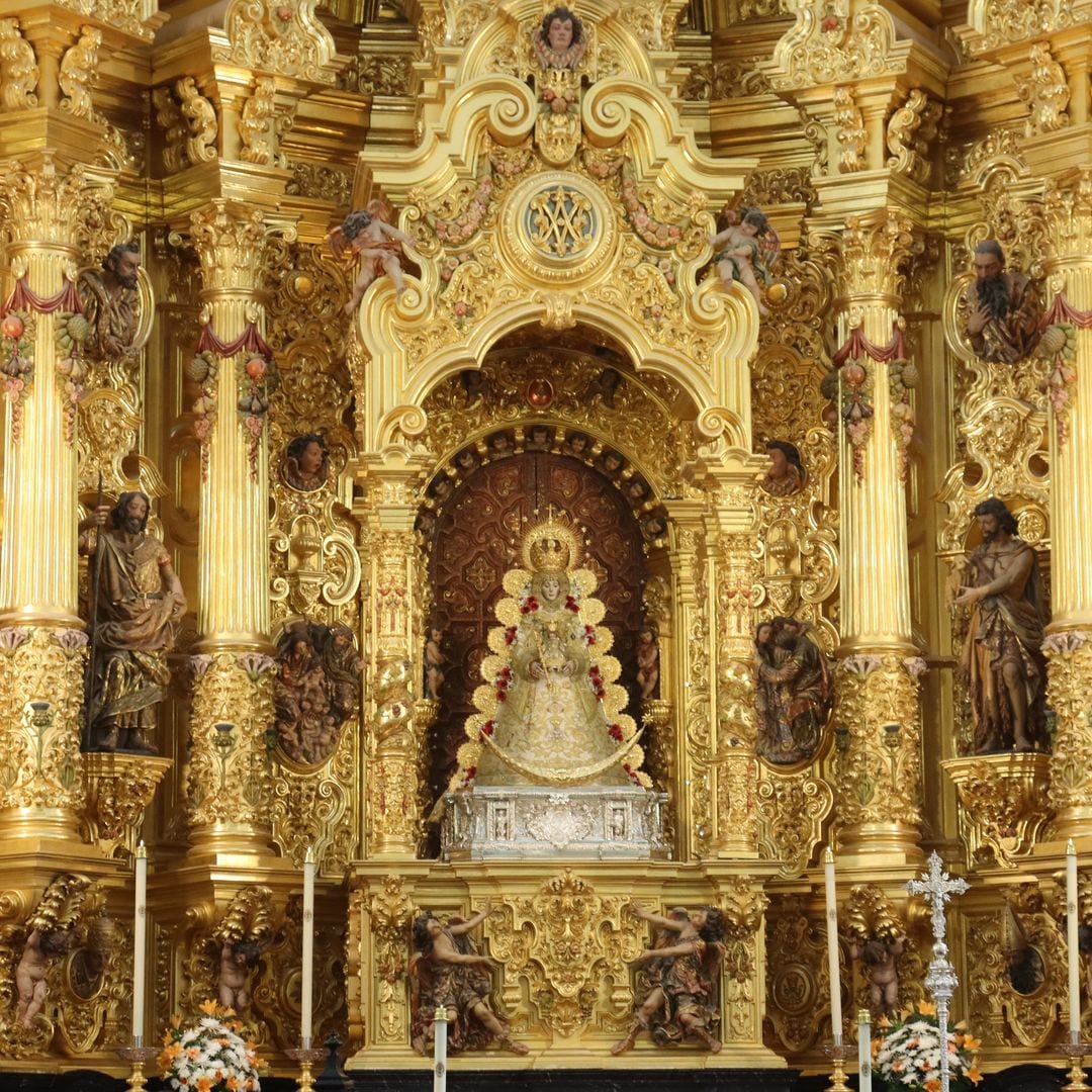 Virgen de El Rocío en el interior del Santuario, Almonte, Huelva