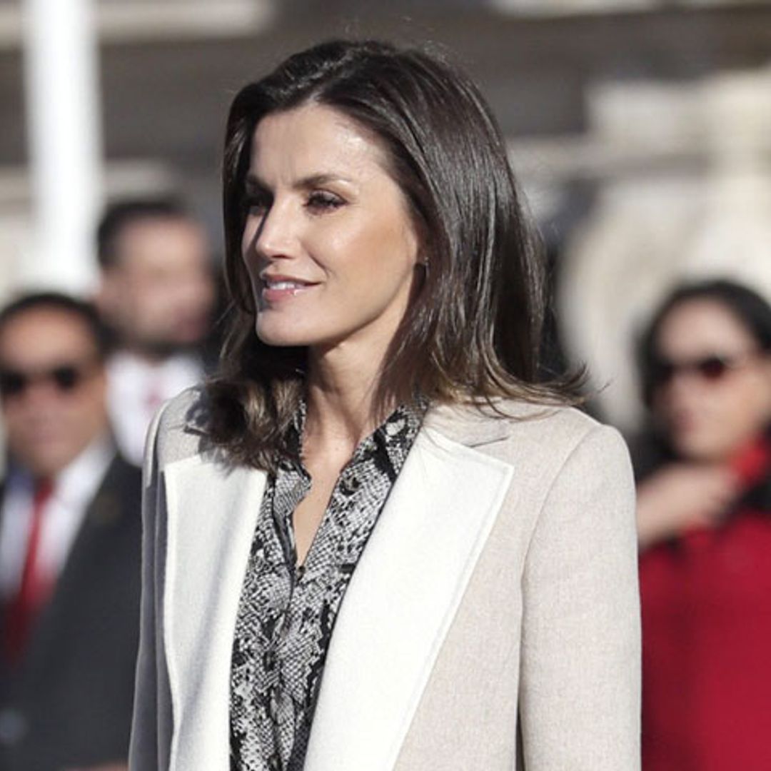 Doña Letizia y su vestido estampado: crónica de un nuevo viral