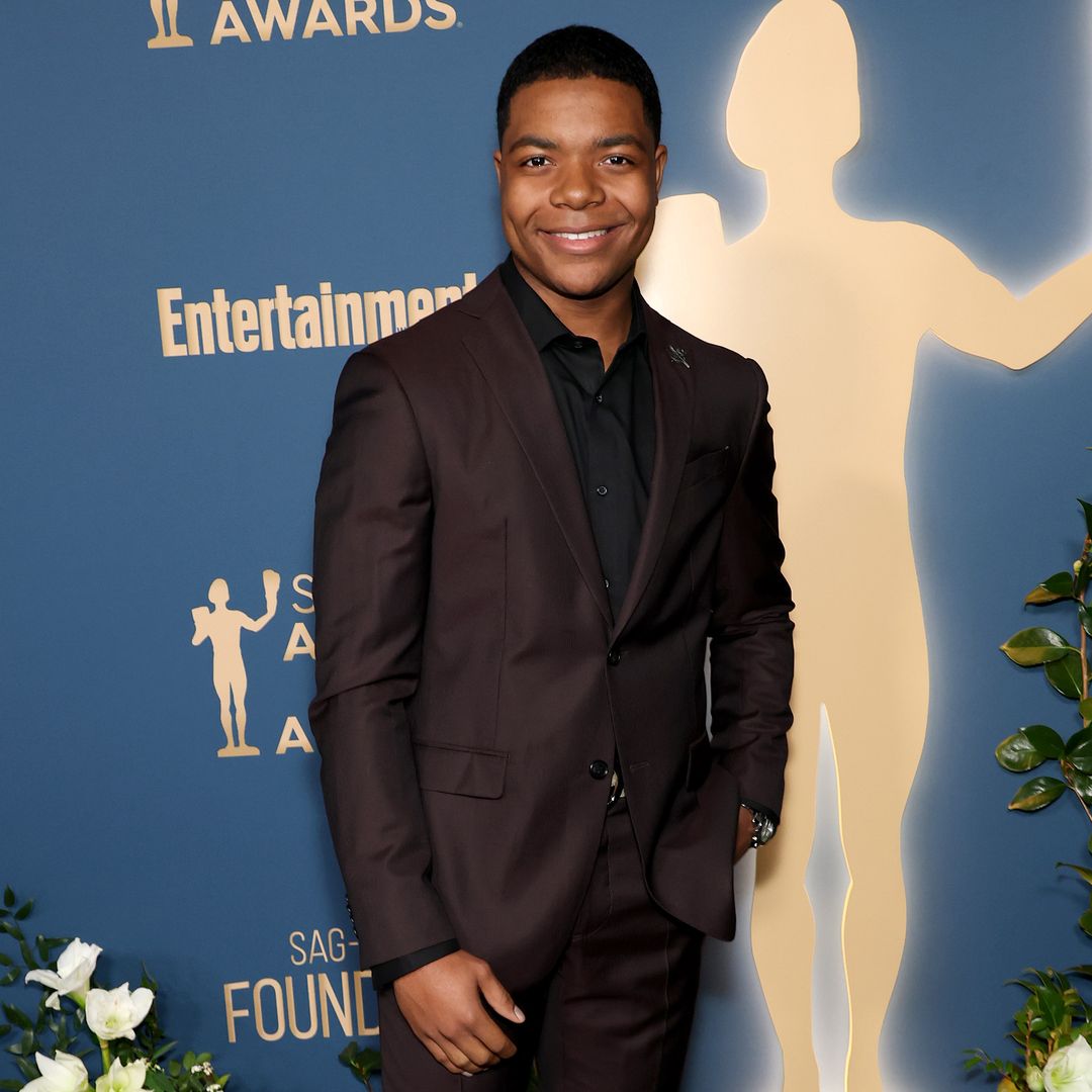 Elijah M. Cooper en los SAG Awards Season Celebration en el Chateau Marmont de Los Angeles en diciembre de 2024
