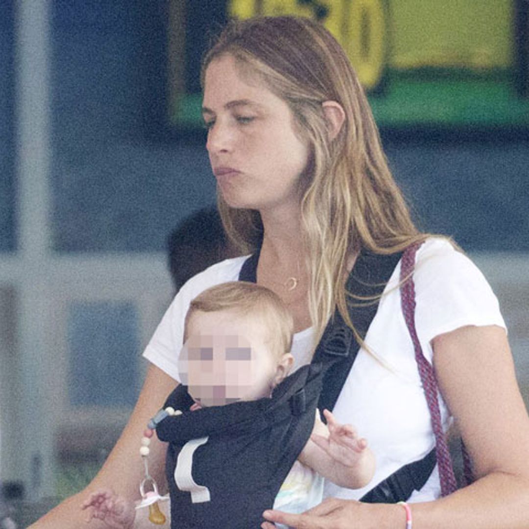 Martina Klein disfruta de sus primeras vacaciones con Erika, su bebé de siete meses