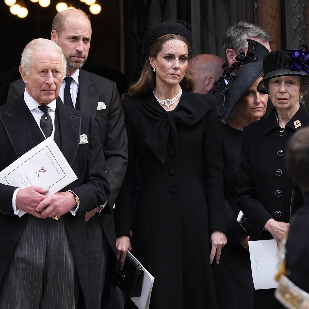 La Familia Real británica despide a la duquesa de Kent en un funeral que hace historia