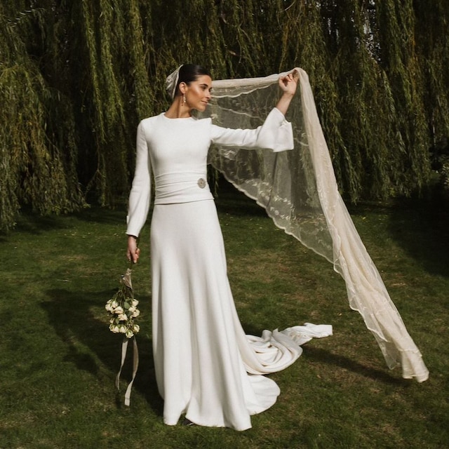 Novia con mantilla