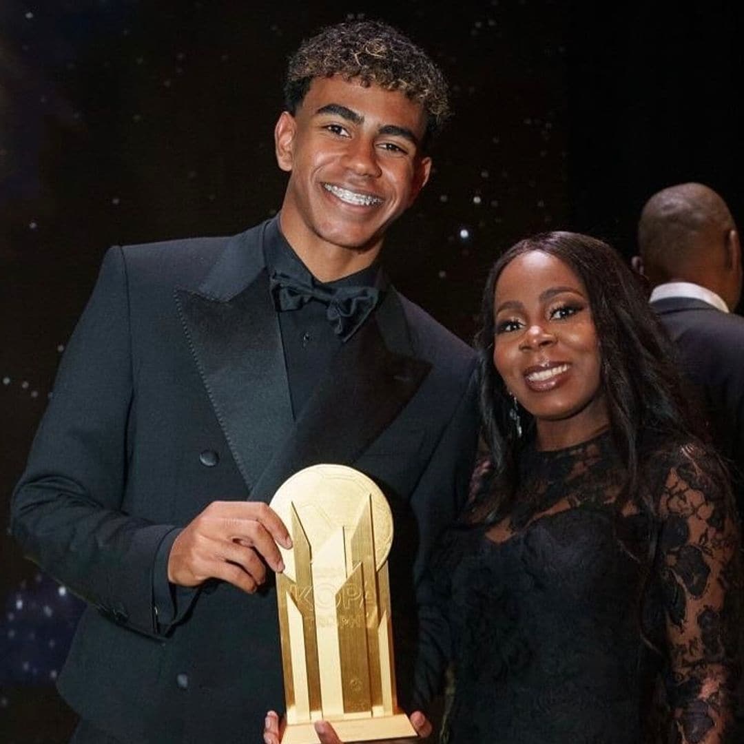Lamine Yamal con su madre, Sheila Ebana, en París