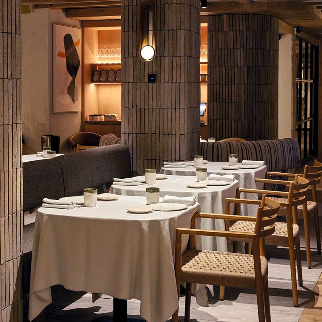 Entre las
paradas
favoritas
de Roberto
destacan el
ambiente
castizo de
El Rastro,
el encanto
pausado de
Bucólico Café
y la cocina
andaluza de
Tragabuches.