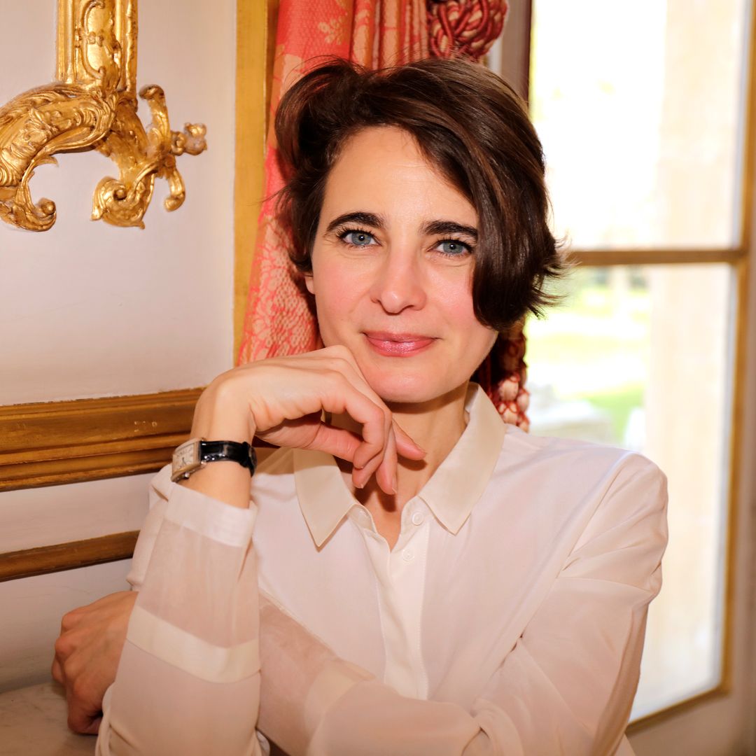 Laurence Debray desvela cómo se encuentra el rey Juan Carlos y lo que no se vio del homenaje en París